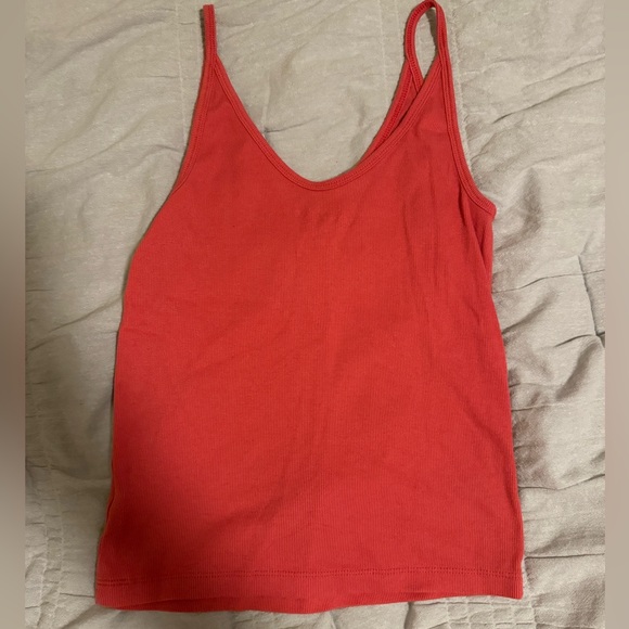 Universal Thread Tank - Picture 2 of 3